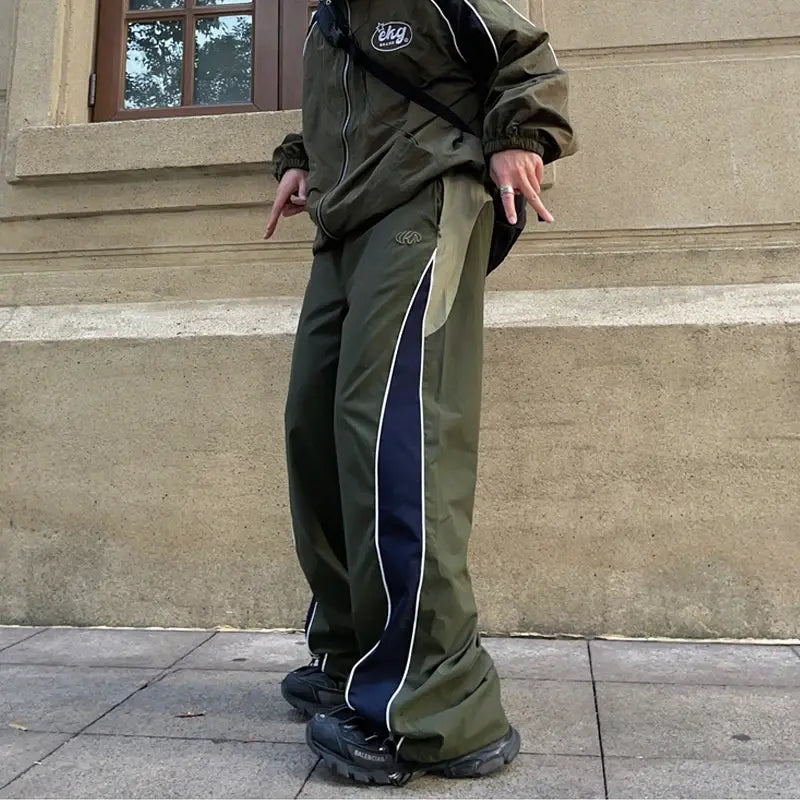 Neo-Tech Urban Cargo Pant Ensemble