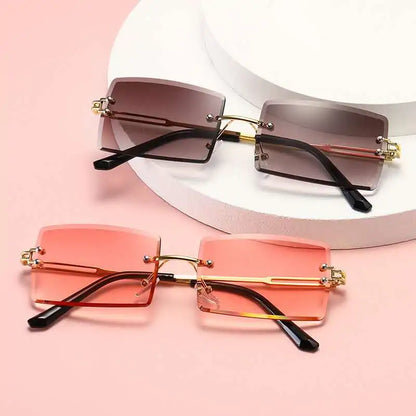 Timeless Chic Women's Retro Sunglasses